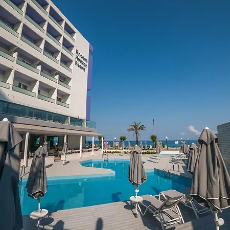 Готель Beach 3*